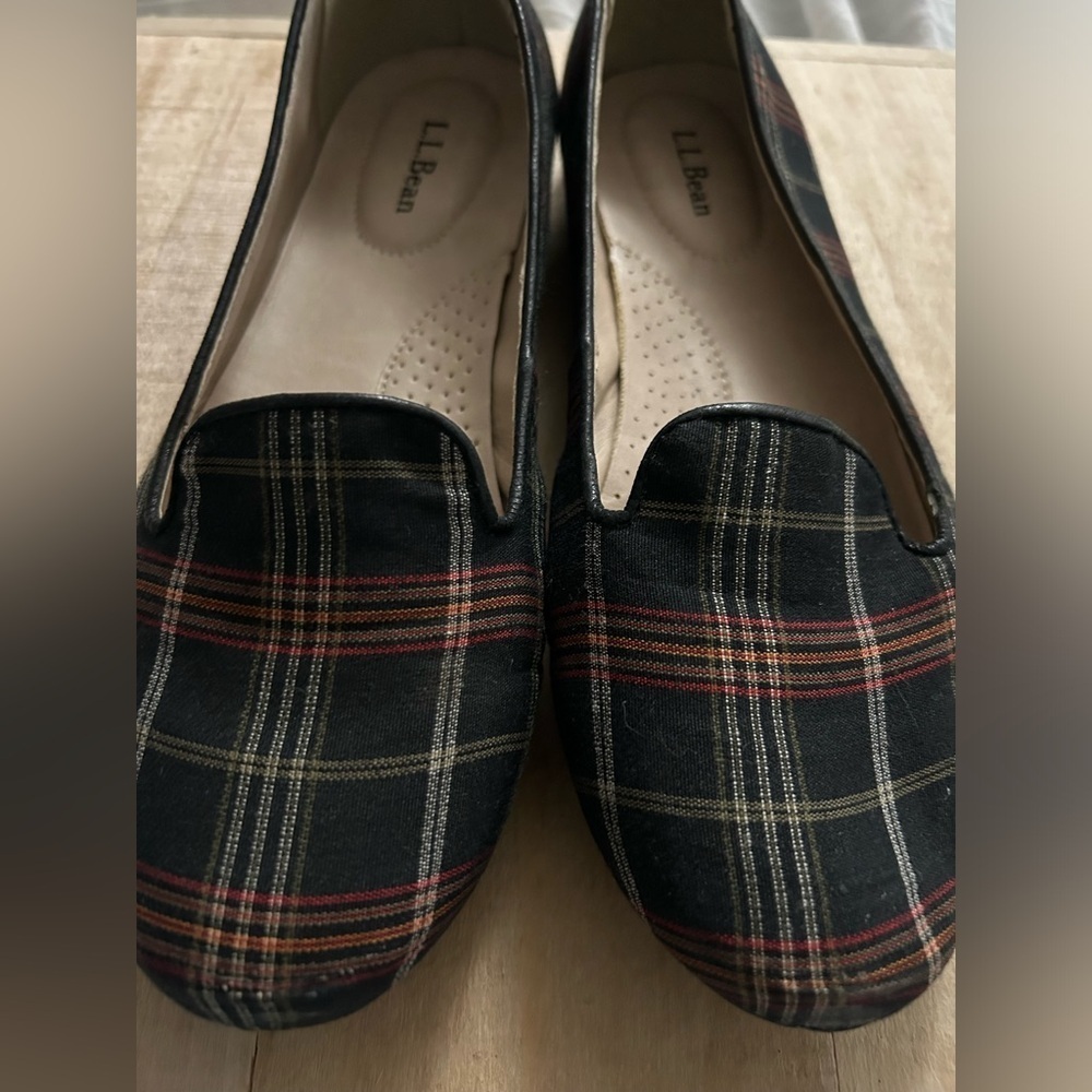LL Bean Women's Signature Classic Red/Black Plaid Canvas Slip-On Loafers Sz 8.5M - Picture 2 of 8